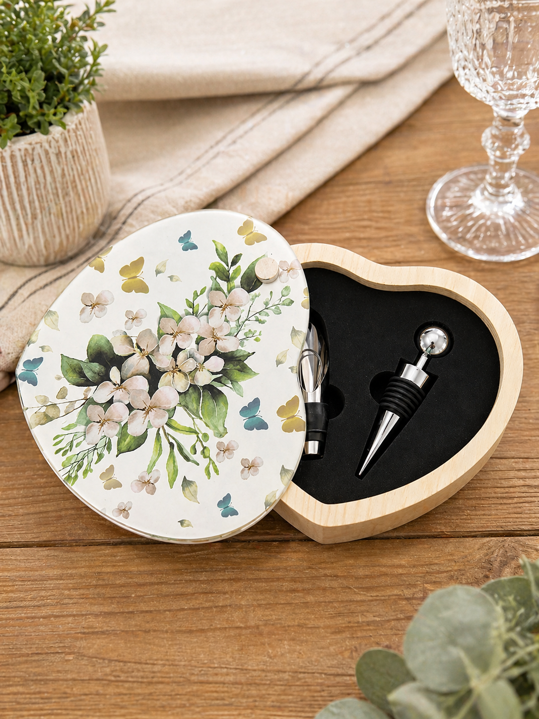 Set vino cuore flowers white