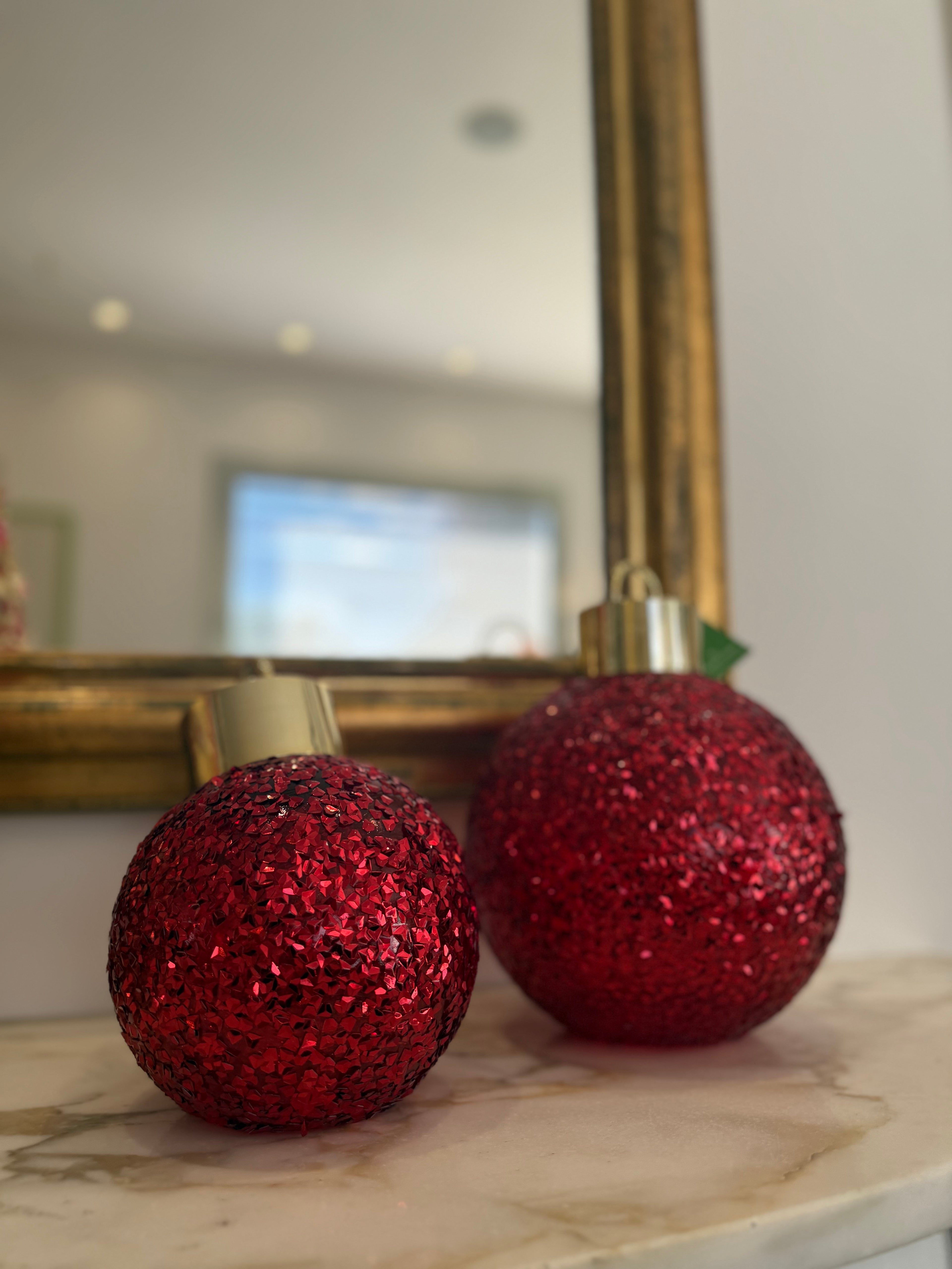 Sfera glitter rossa tono su tono con led grande